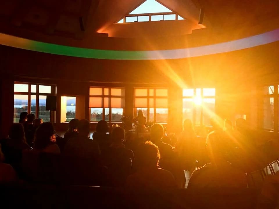 Daniel Bellone leading a mantra concert